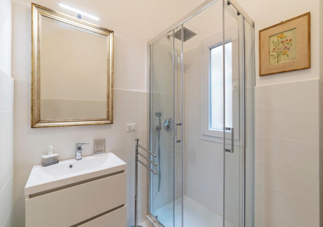 Elegant, With Private Terrace Next To The Vatican Rome Exterior photo